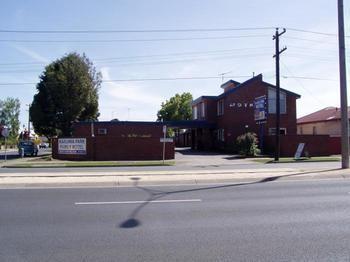 Kardinia Park Hotel