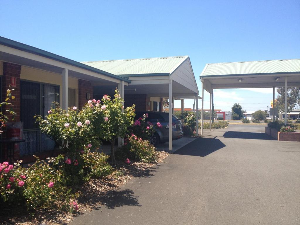 Rose Garden Motel 4*