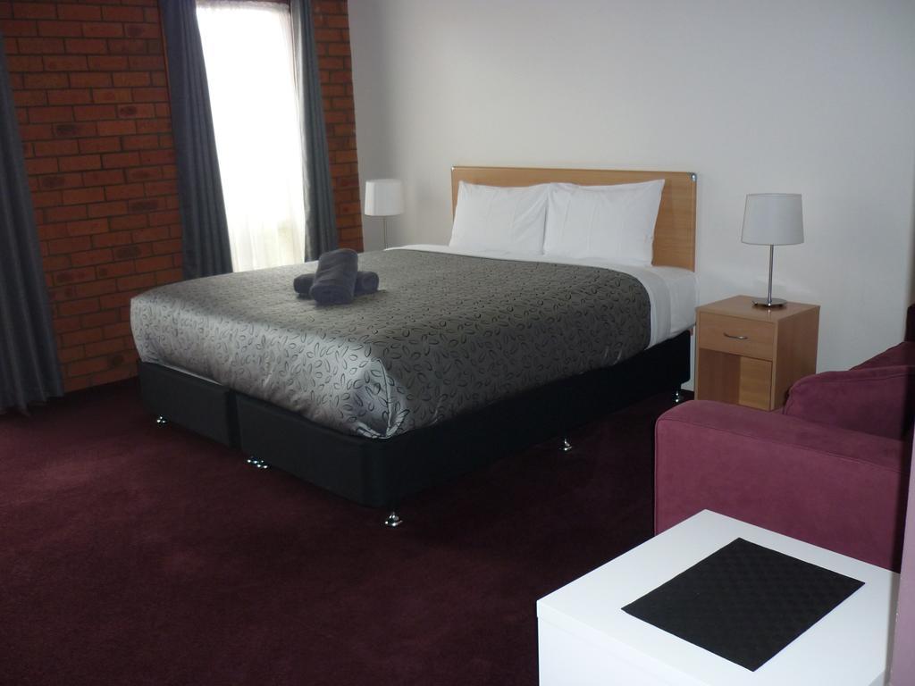 Shannon Motor 3*