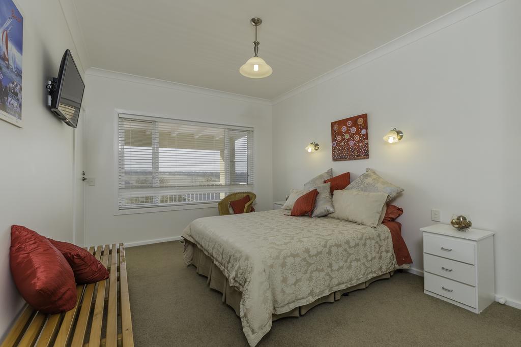 Waybourne- Vineyard And Winery Villa