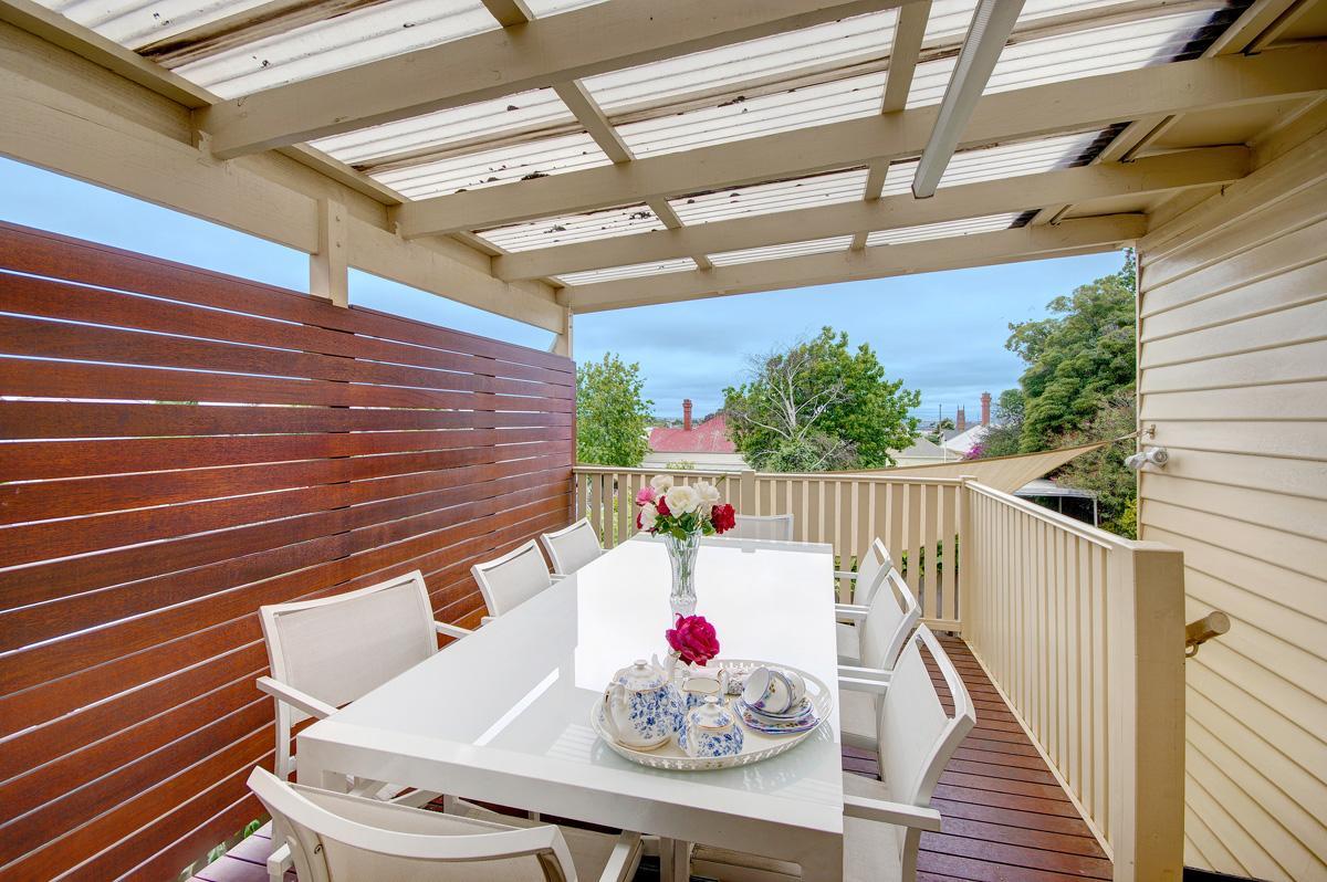 Ardara House *