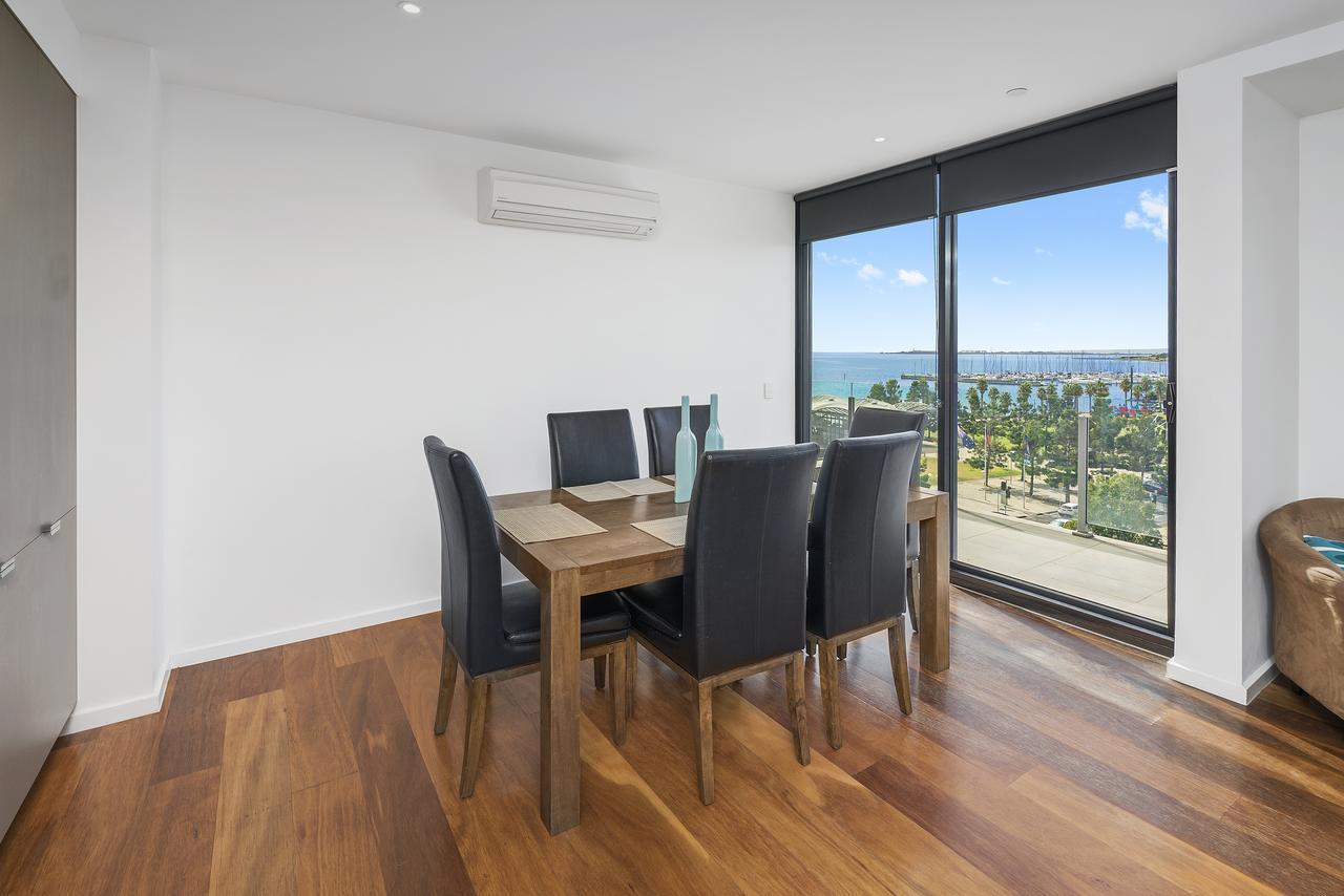 Pier Point 105 Apartment