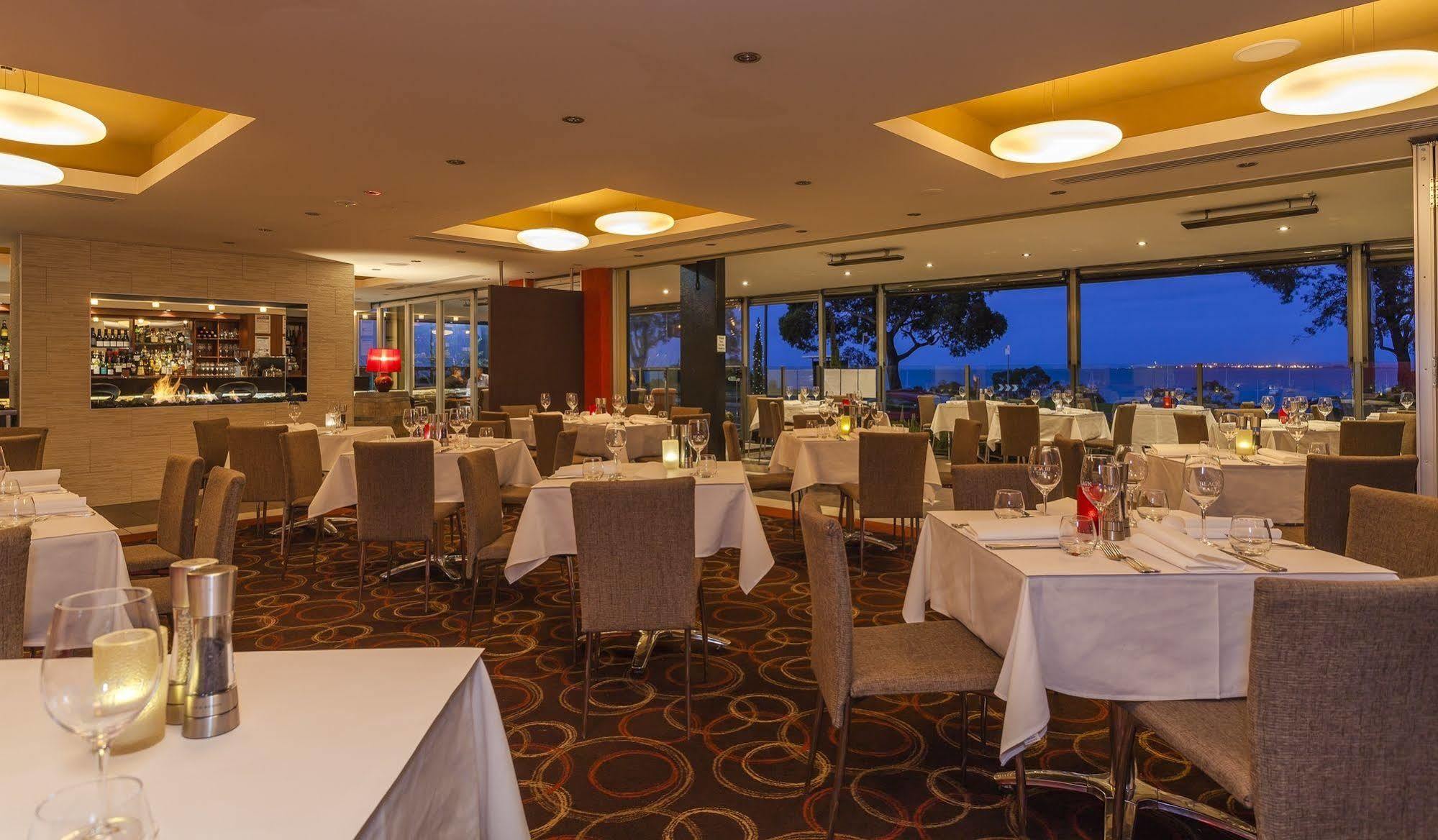 Quality Bayside Aparthotel 4*
