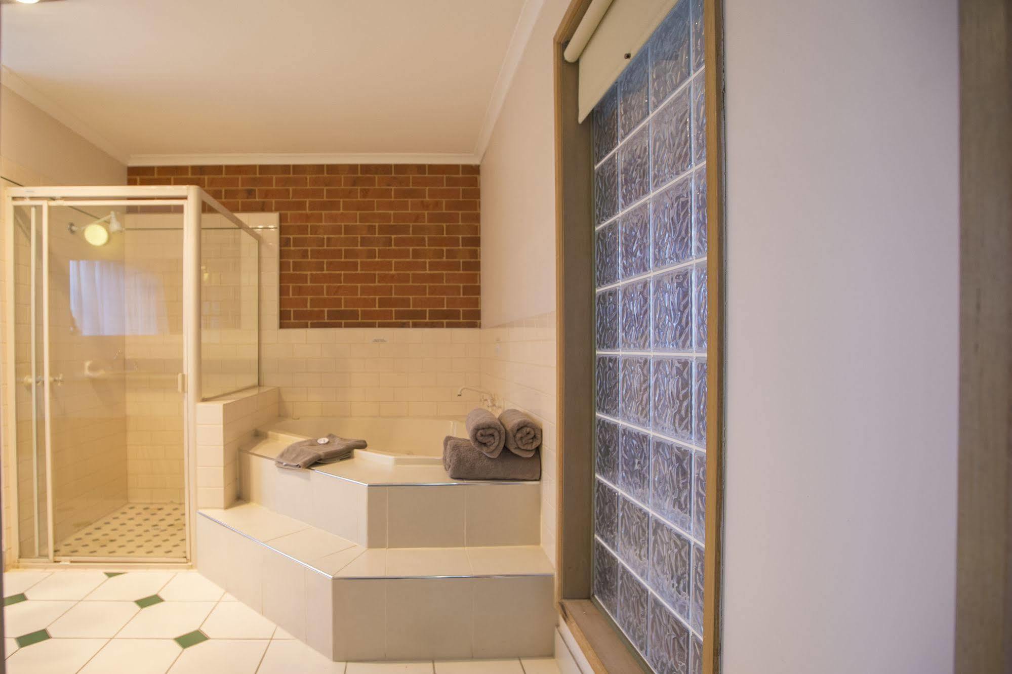 Rose Garden 4* Geelong