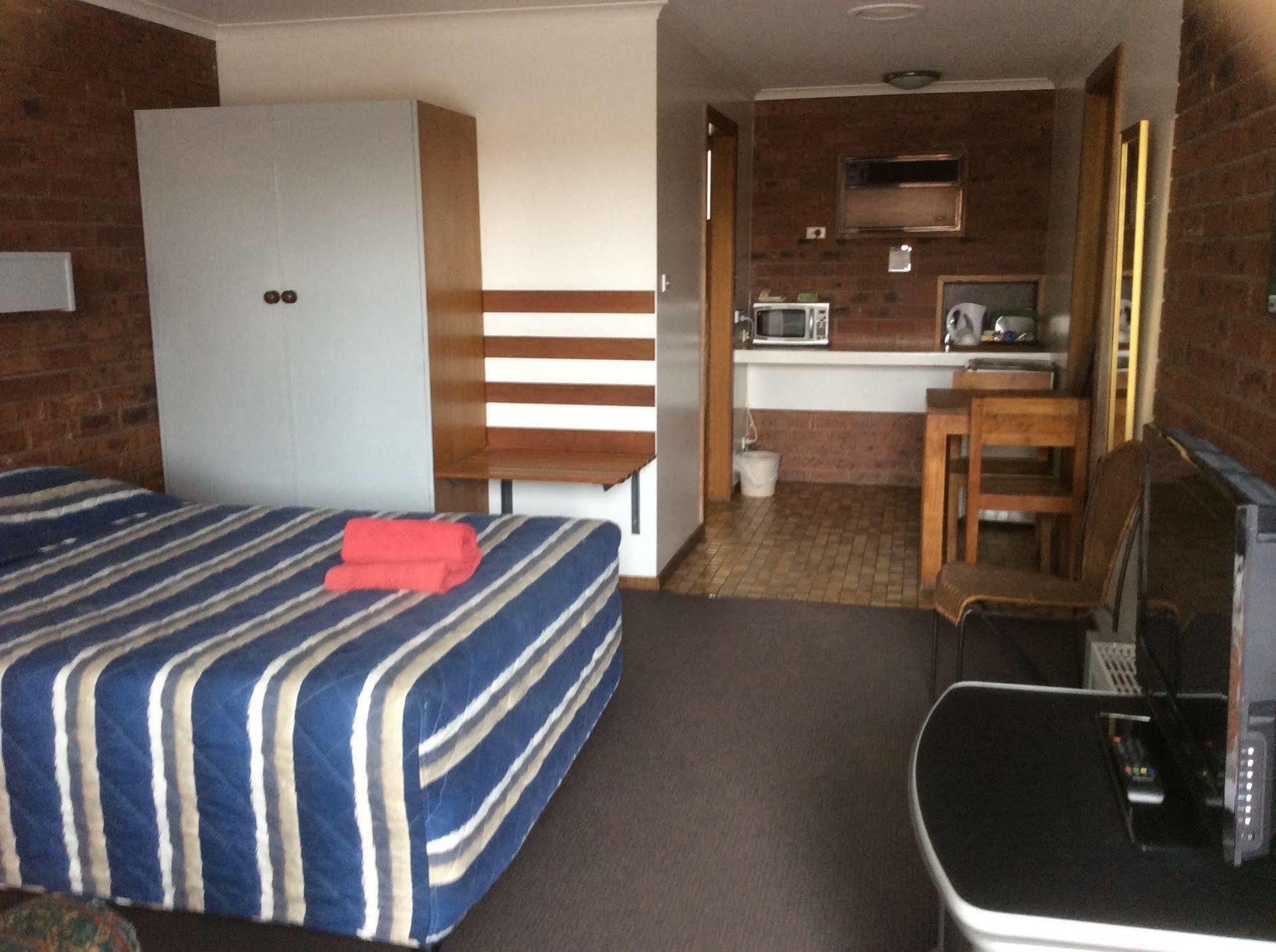 Hotel Kardinia Park 3*