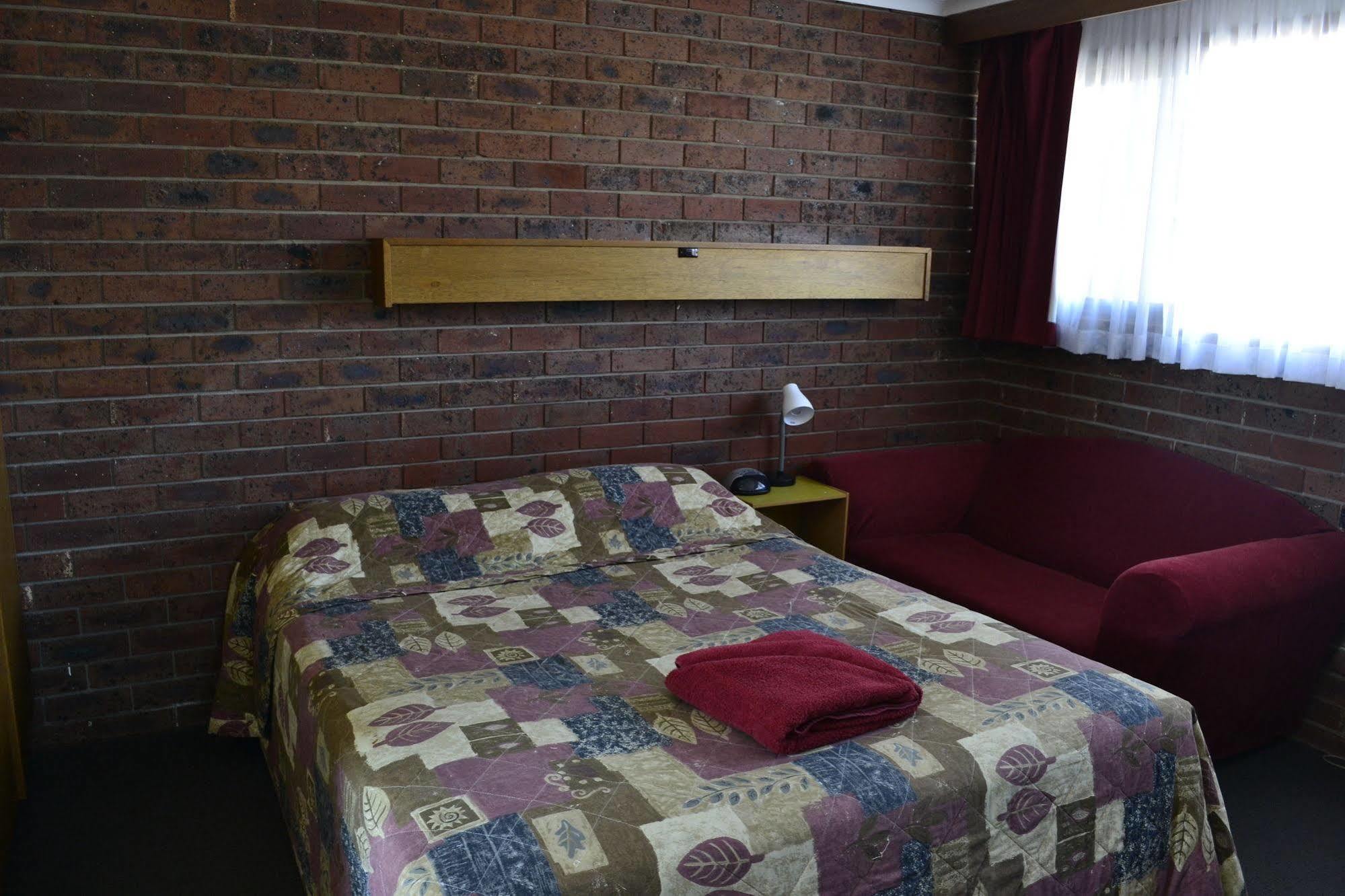 Kardinia Park 3*