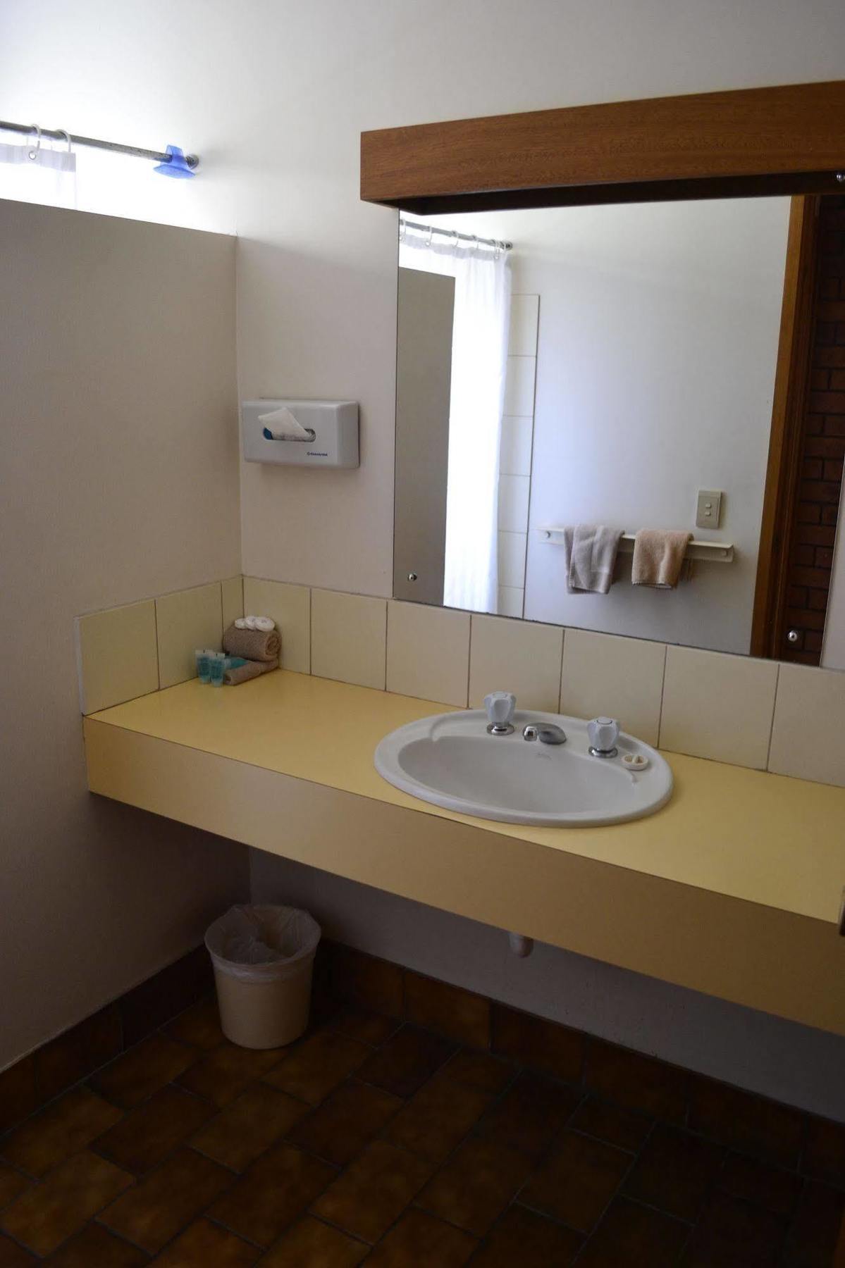 Shannon Motor Motel 3*