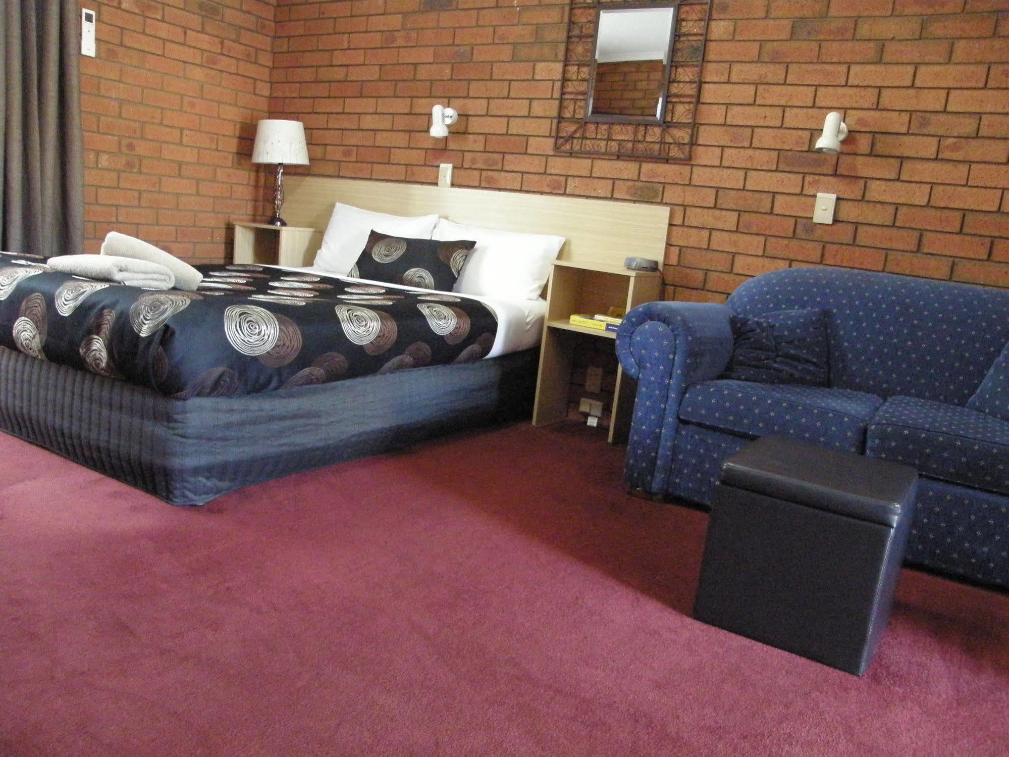 Shannon Motor Motel 3*