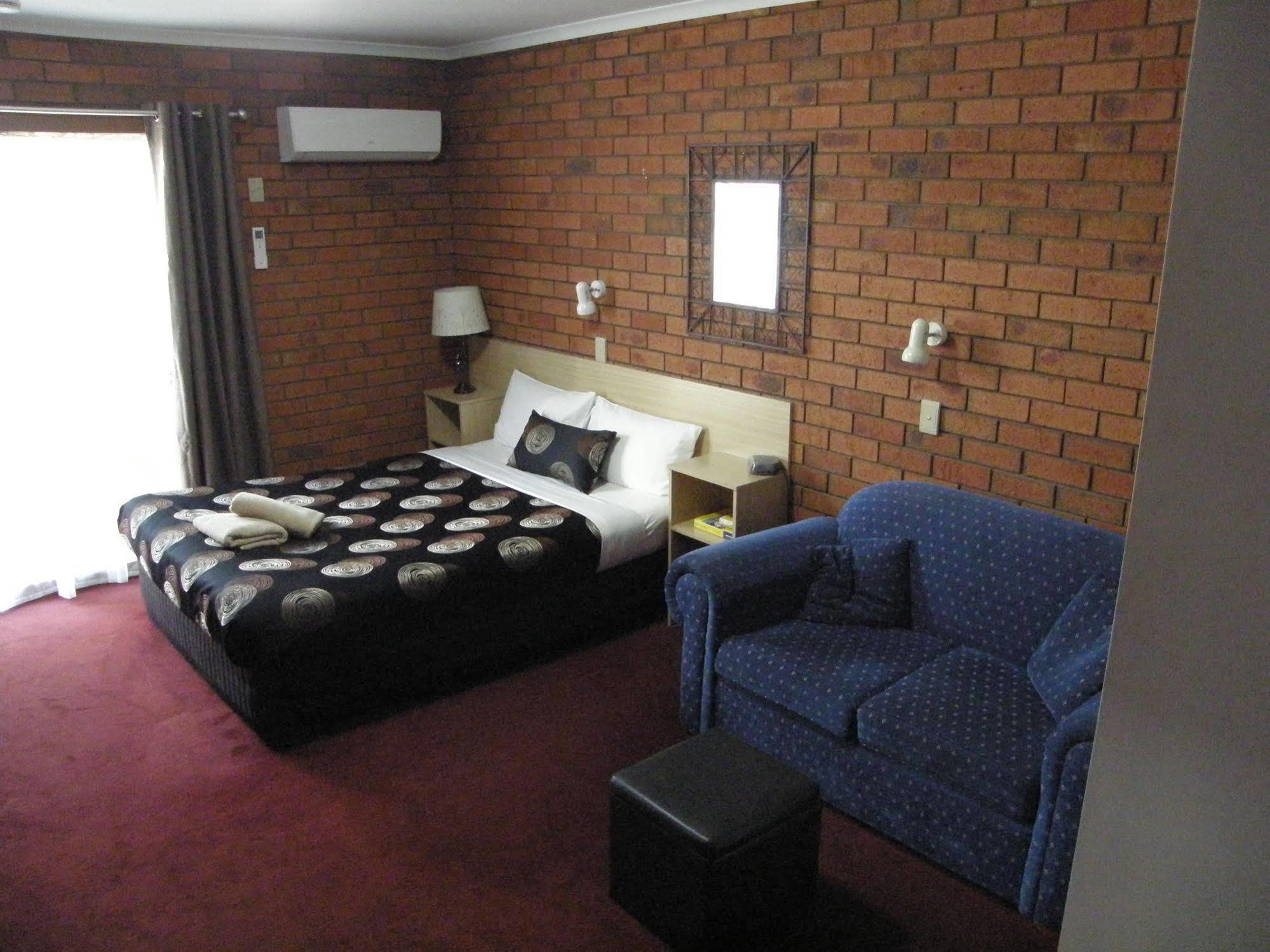 Shannon Motor Motel 3*