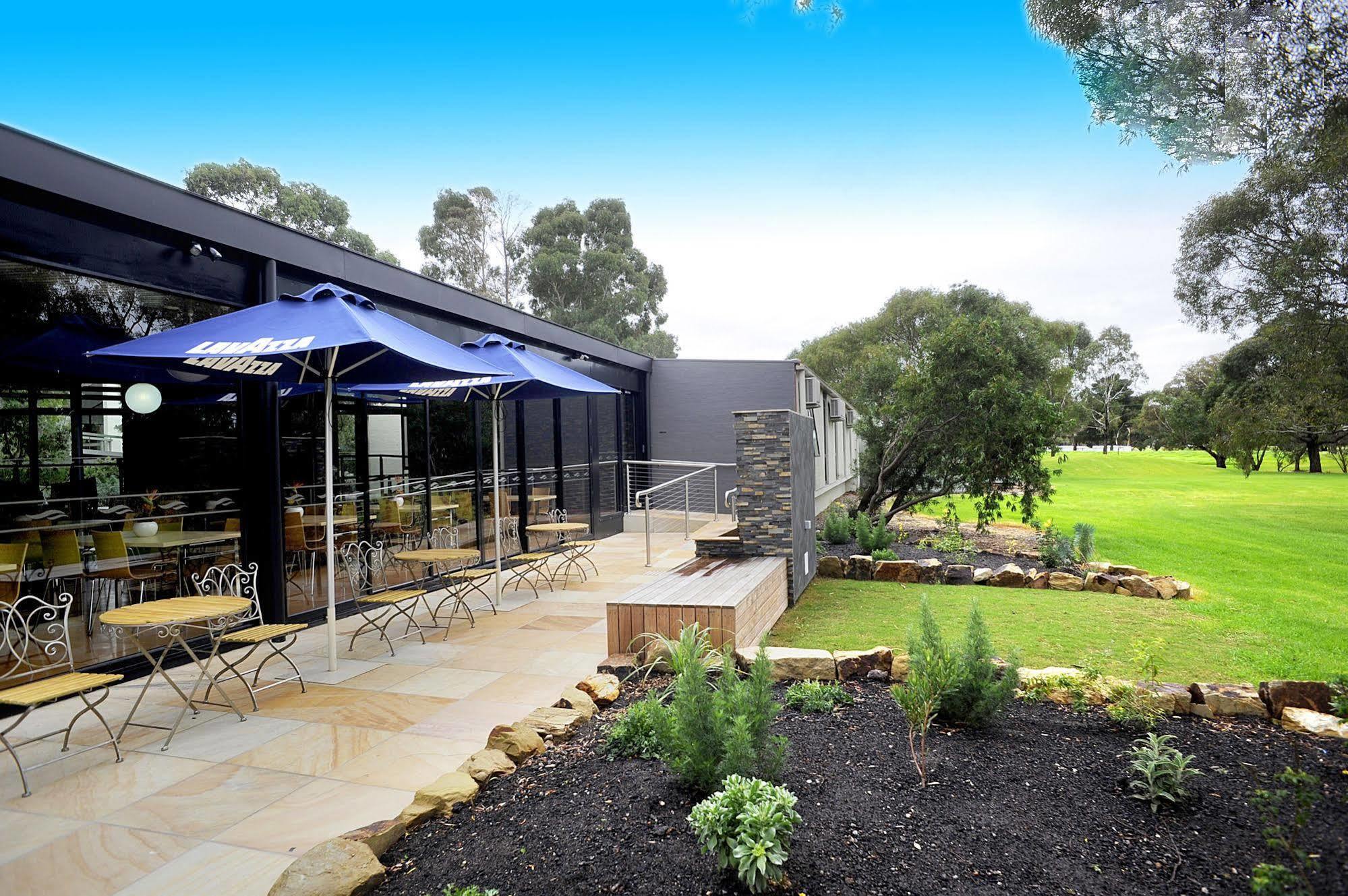 Eden Oak Hotel 4*