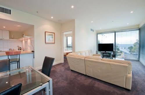 The Waterfront Apartment *