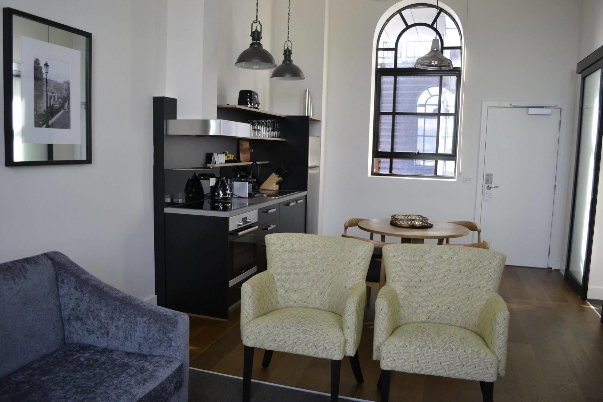 Devlin Aparthotel