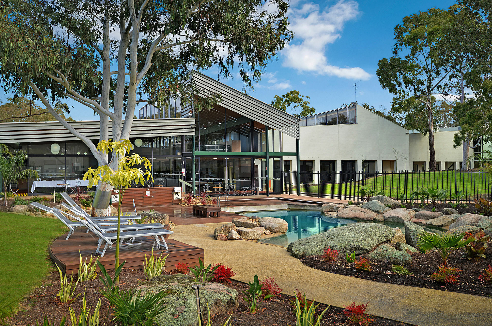 Hotel Eden Oak Geelong