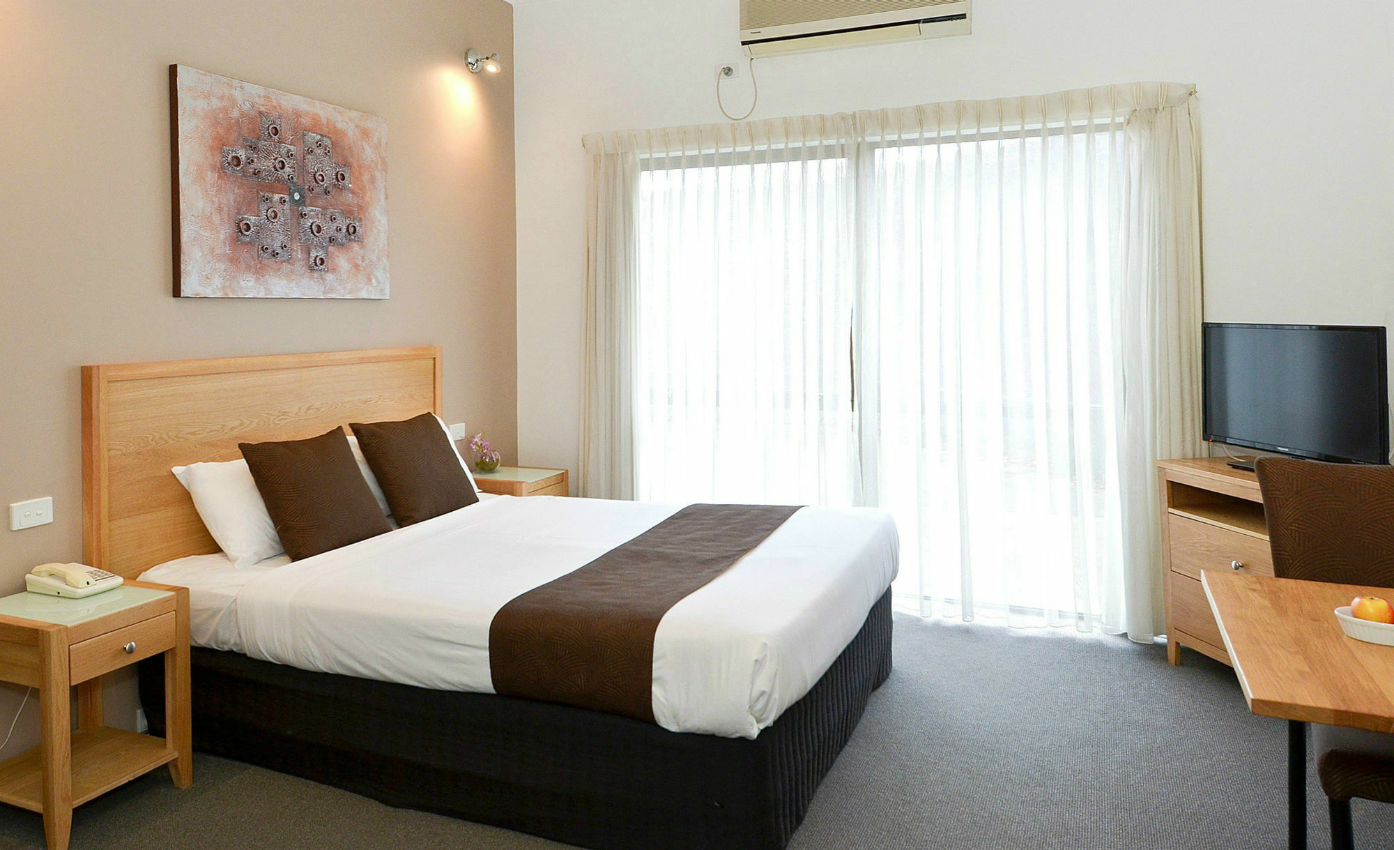 Western Motor & Serviced Motel
