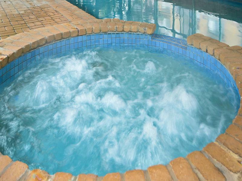 Western Motor & Serviced Motel 4*