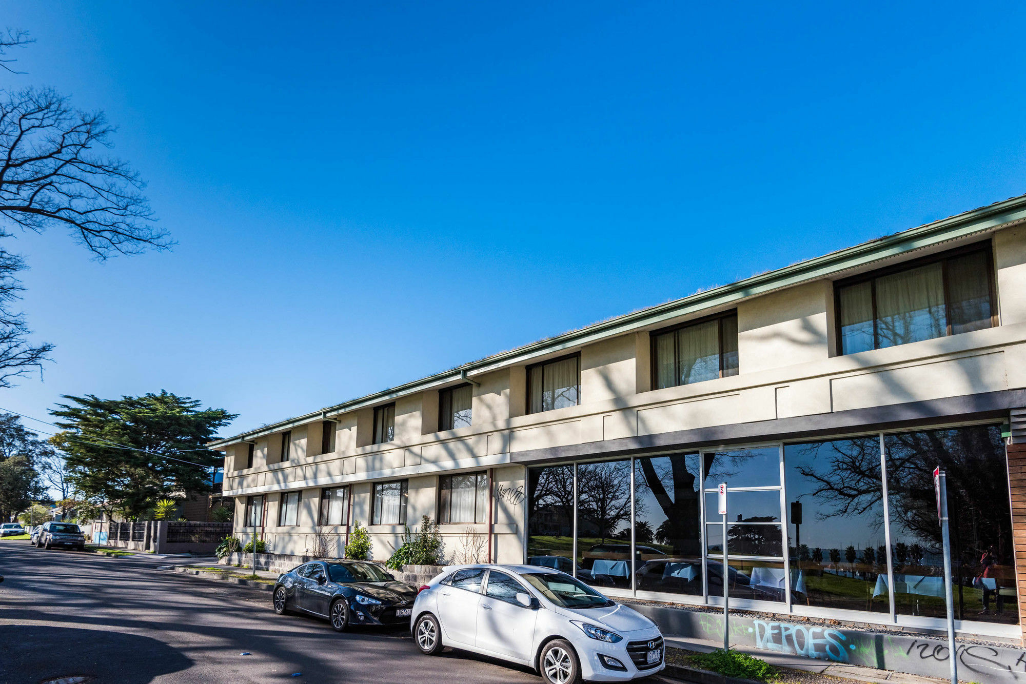 Eastern Sands Centre Hotel