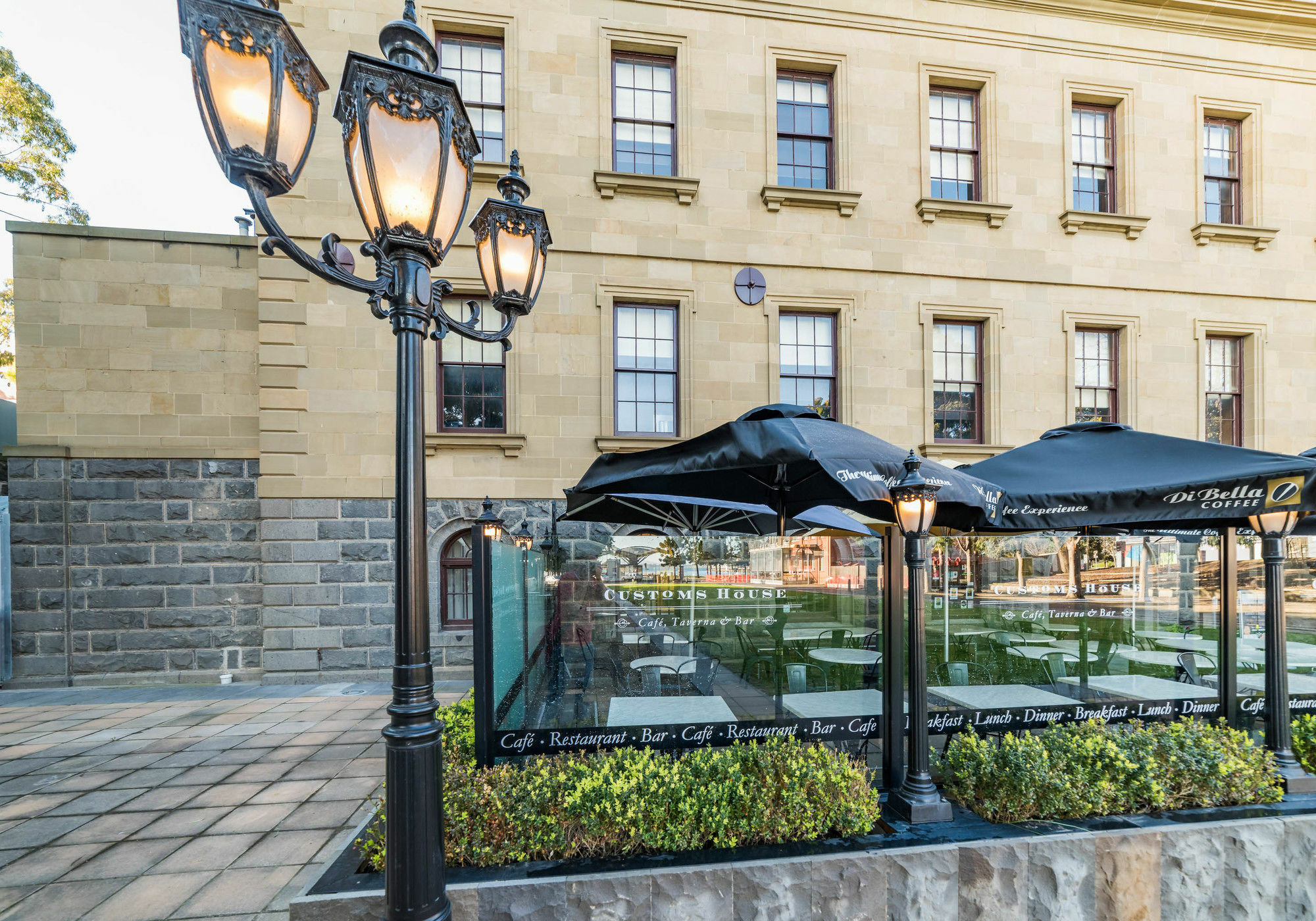 Eastern Sands Centre Hotel