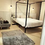 Luxury Garden Apartment