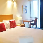 Parkwood Motel & Apartments
