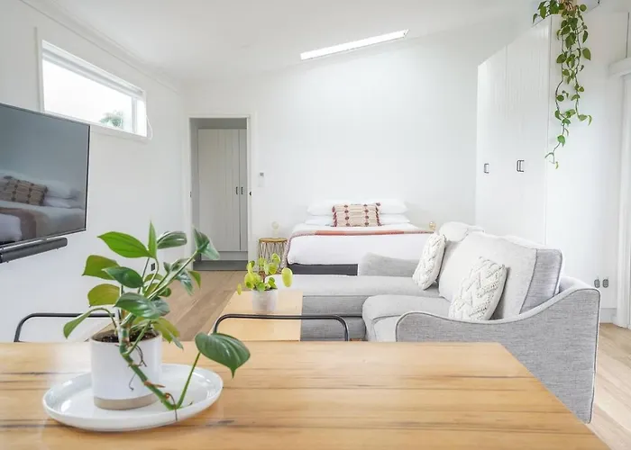 Charming Highton Hideaway Between Cbd And Surf Coast
