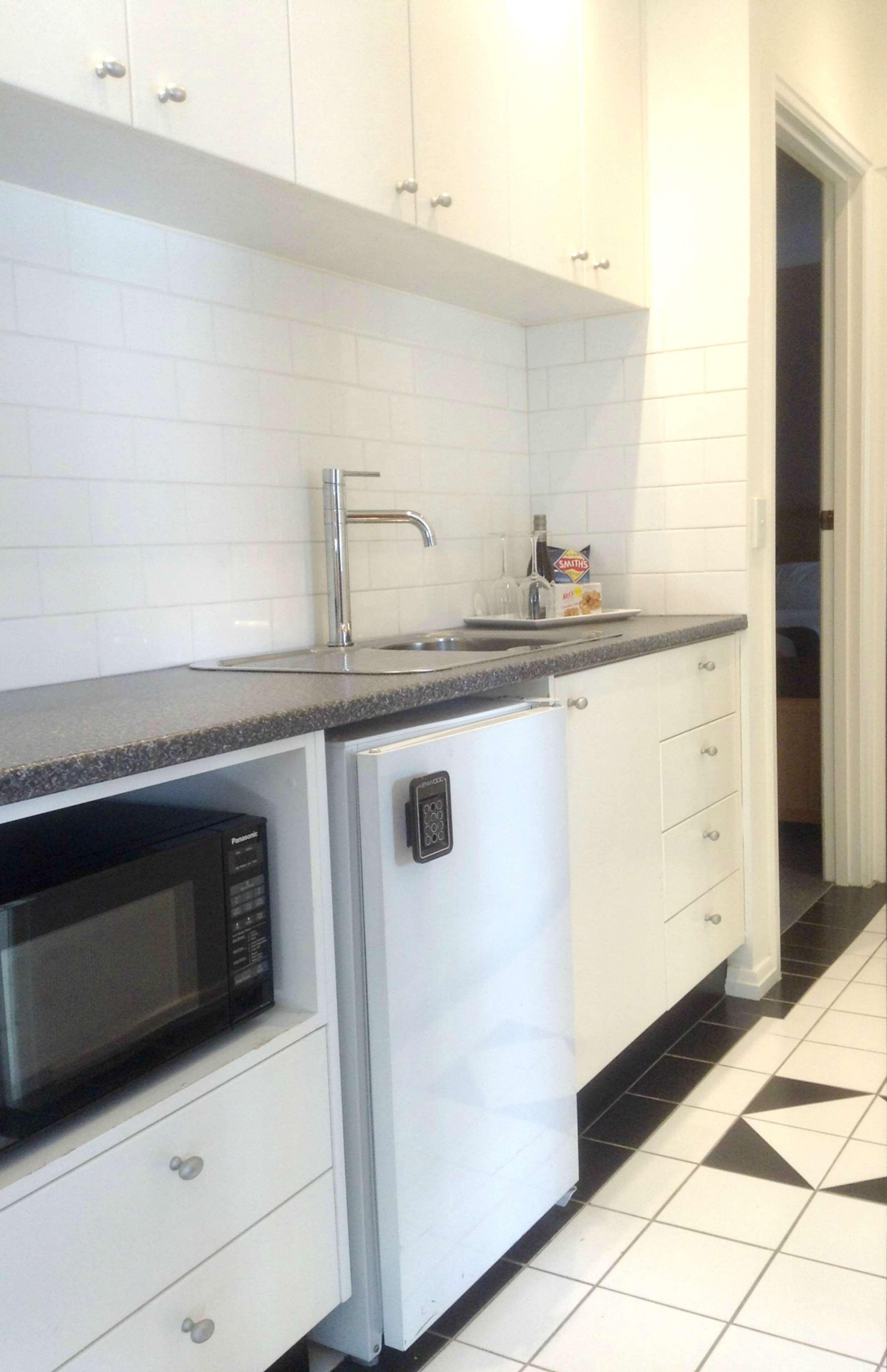 Western Motor & Serviced Motel 4*