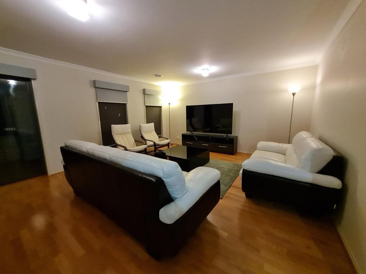 Stylish House In For Large Family Or Group Holiday home Geelong