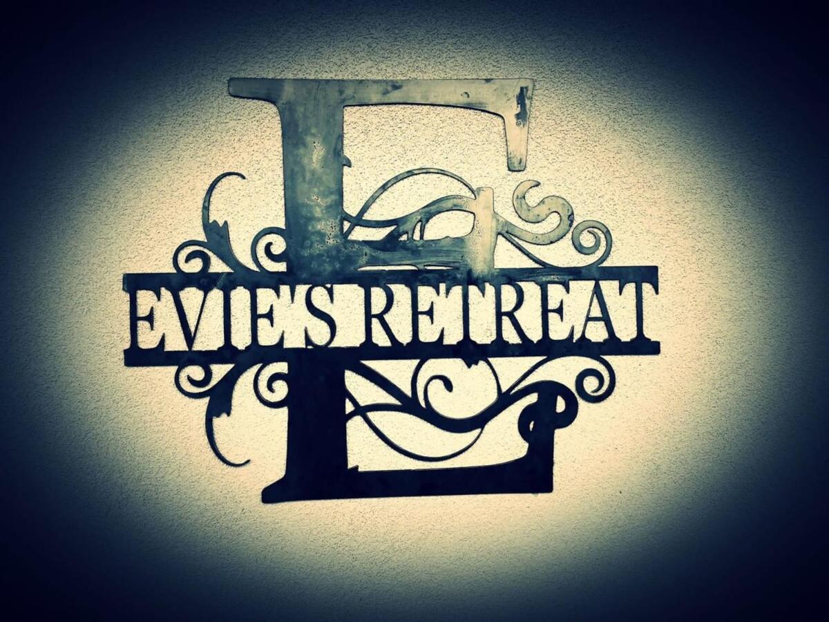 Evies East Retreat With Spa Holiday home Geelong