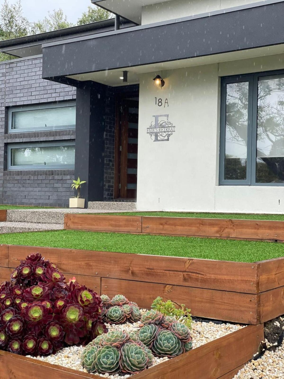 Evies East Retreat With Spa Holiday home *