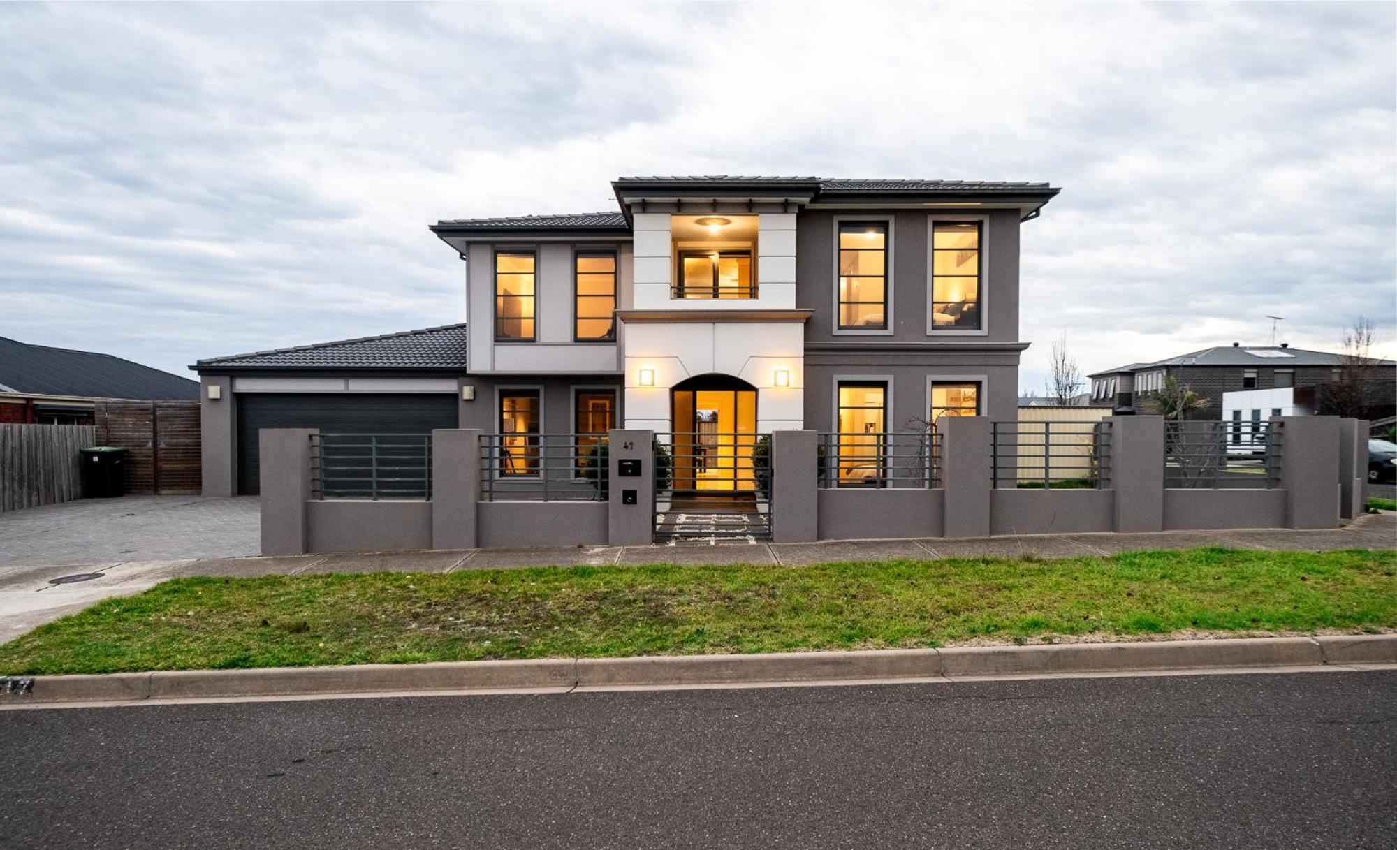 Stylish House In For Large Family Or Group Holiday home Geelong