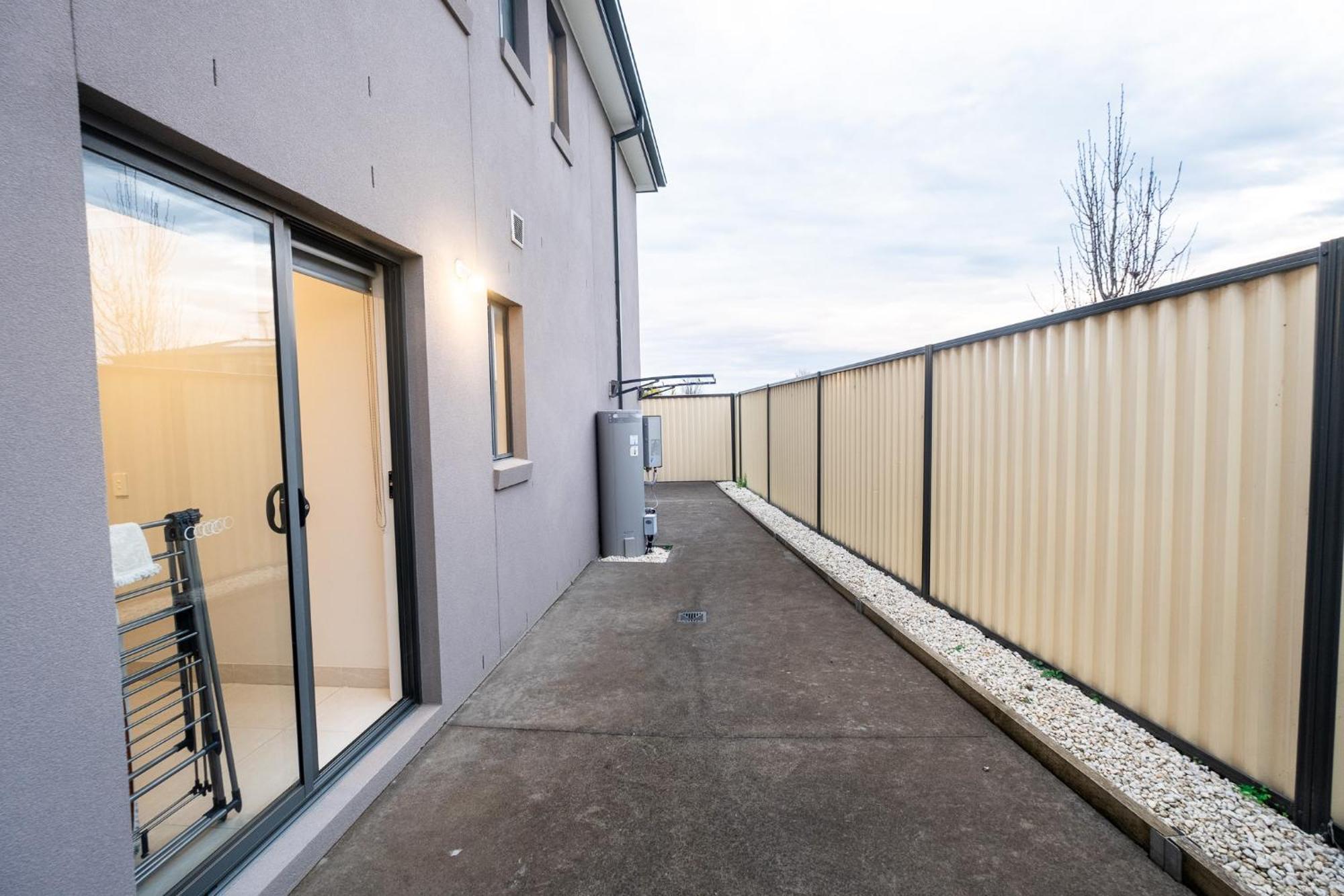 Stylish House In For Large Family Or Group Geelong