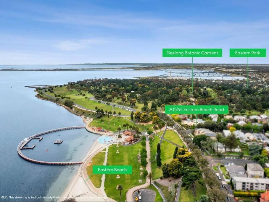 Waterfront Sub-penthouse With View Apartment Geelong