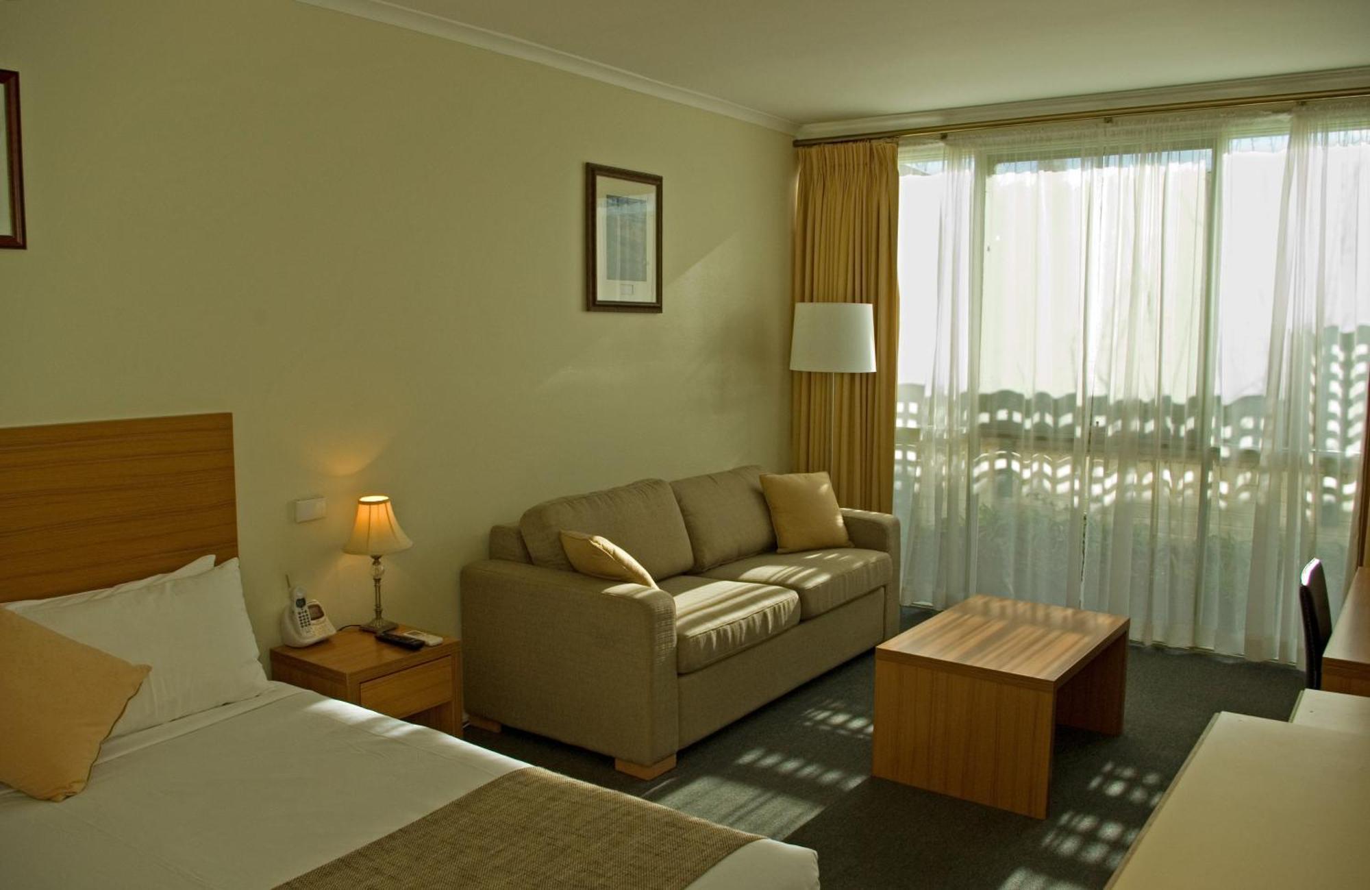 Admiralty Motel