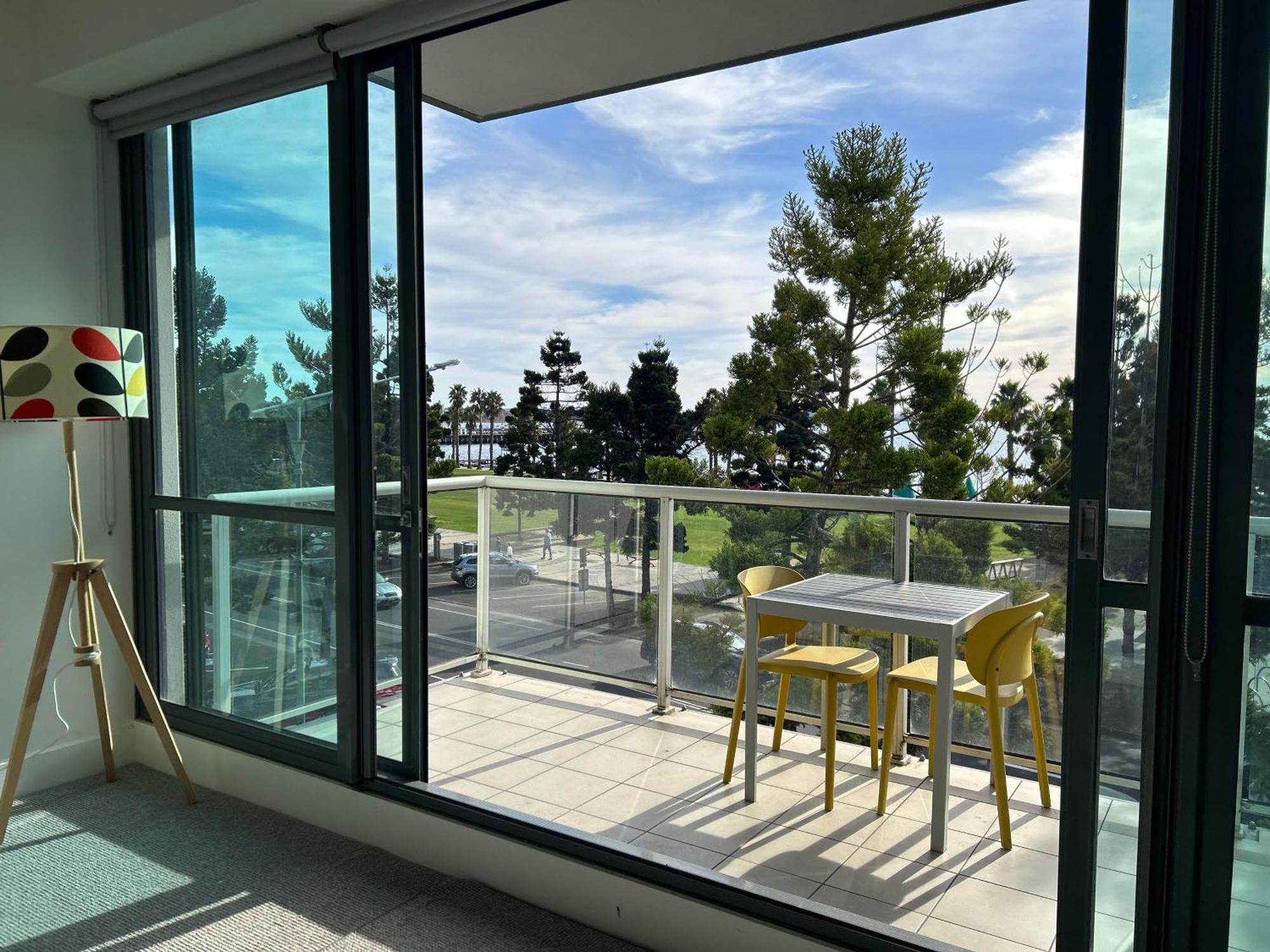 The Waterfront Apartment *