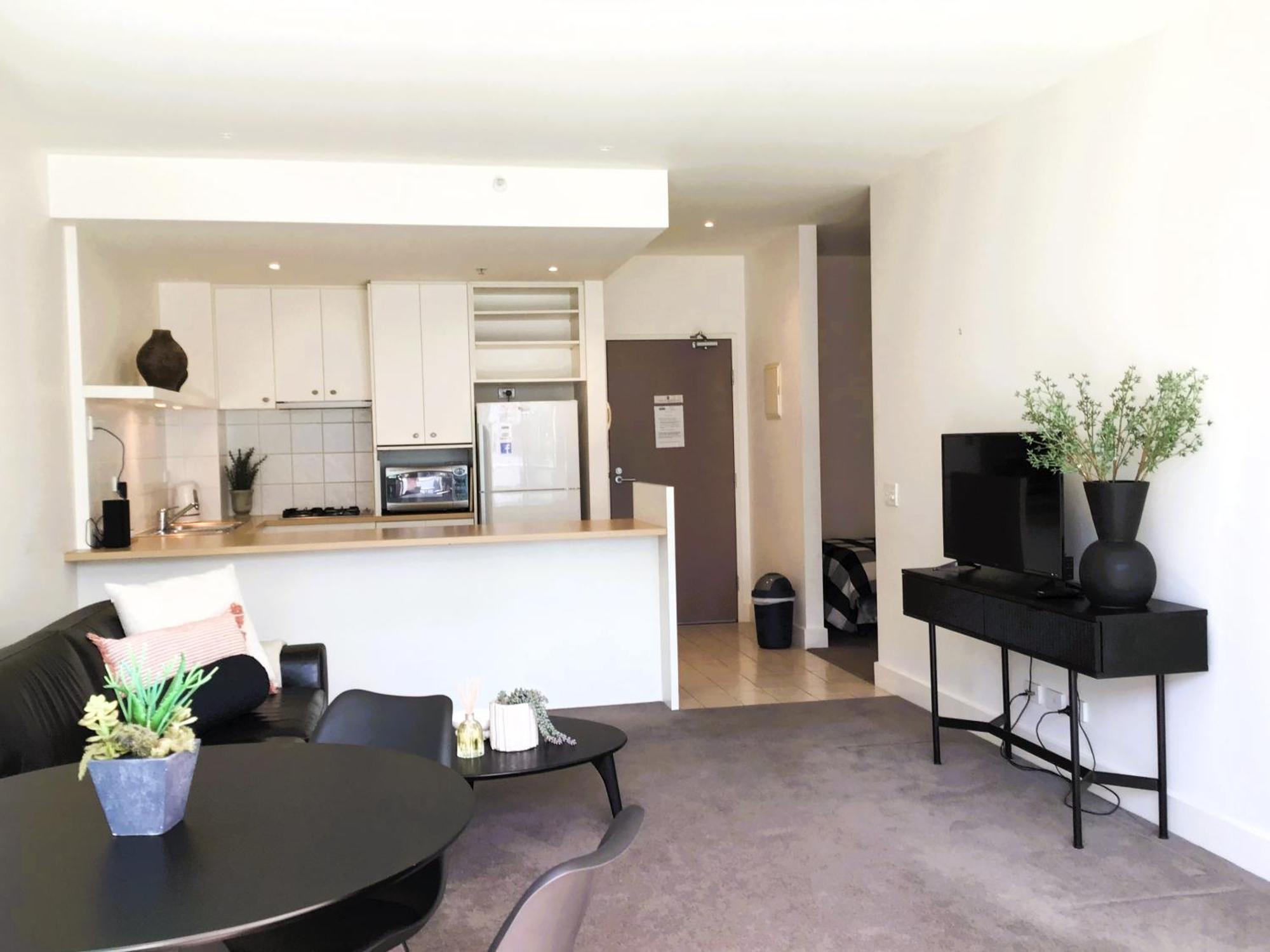 The Waterfront Apartment *