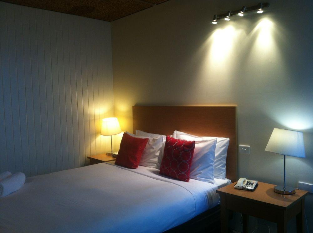 Motel Parkwood & 3*