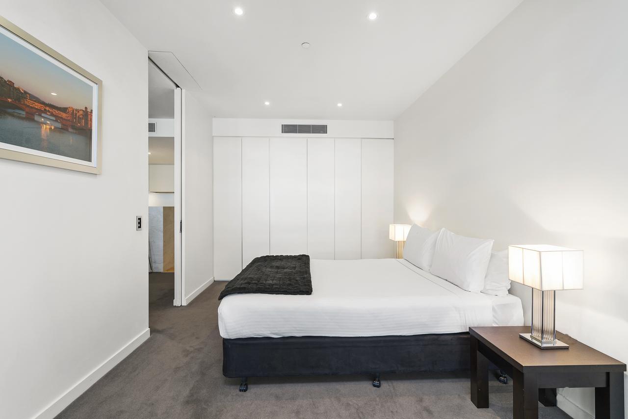 Edgewater 207
