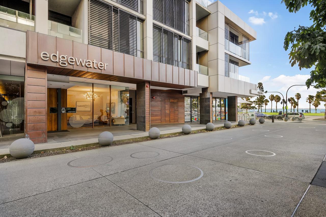 Edgewater 207